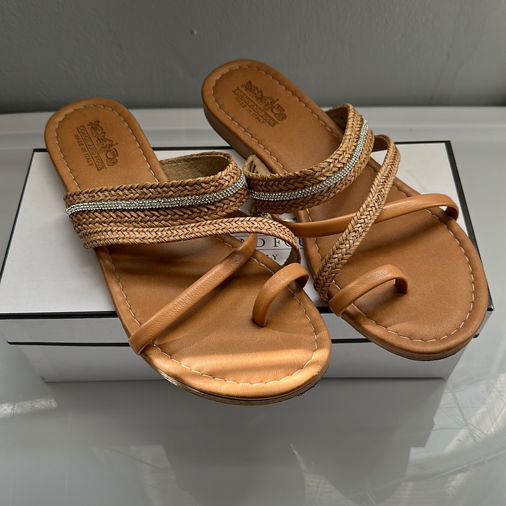 COACH Sandals color tobacco Size 9